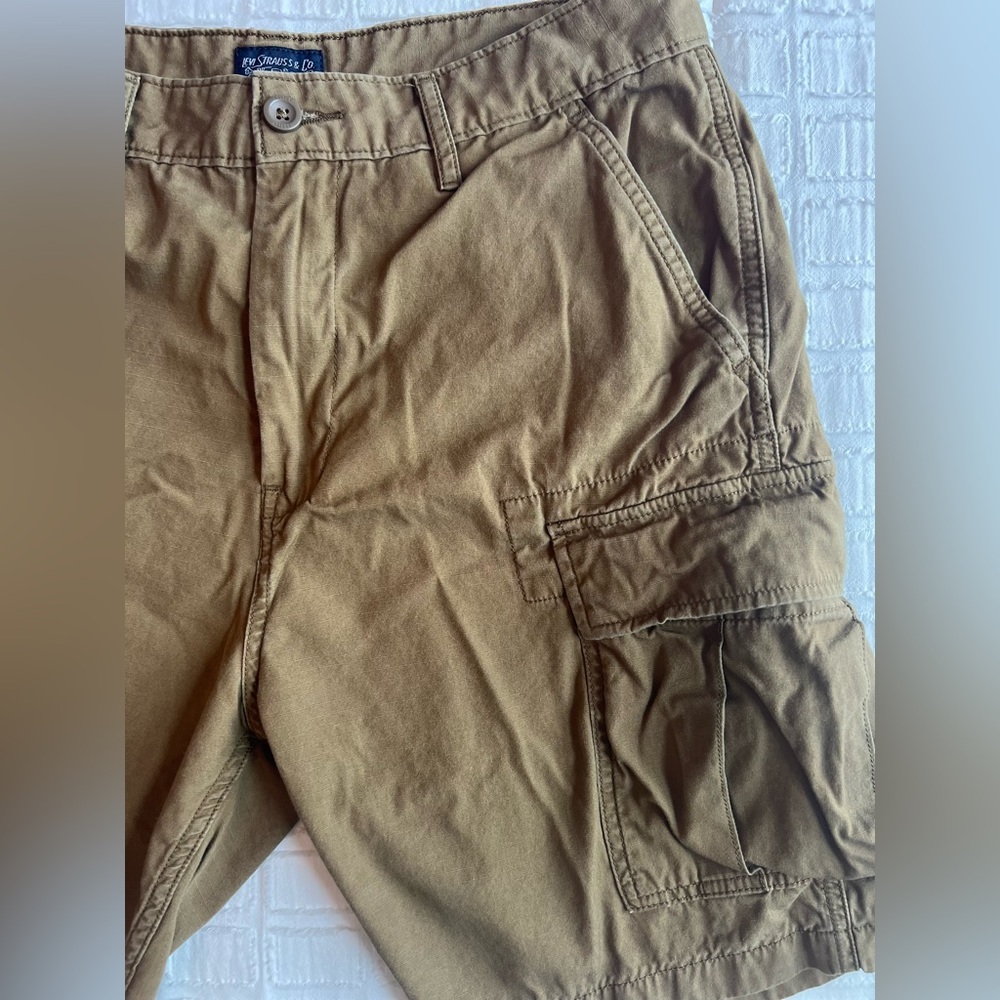 Levis Stratus & Co Cargo Shorts Snap Button Side Pockets Mens Size 32